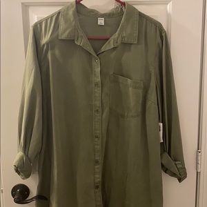 Long sleeve button down shirt